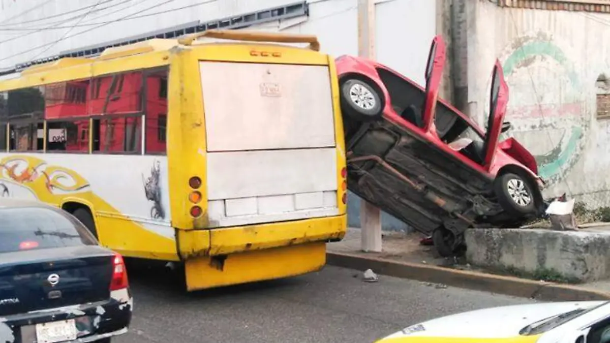 choque avenida lazaro cardenas acapulco